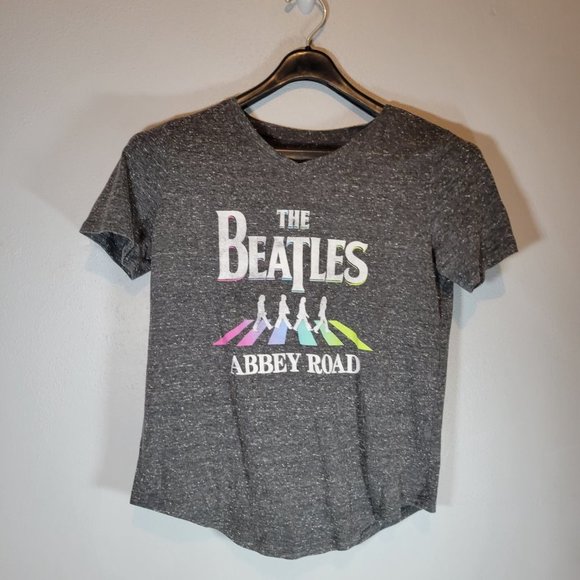 The Beatles Abbey Road Graphic Band Tee Womens Size M Short Sleeve Pullover - Picture 1 of 4